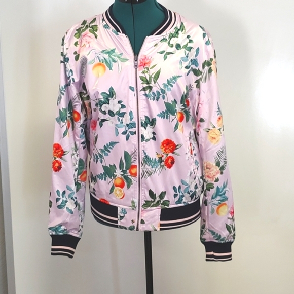 American Eagle Outfitters Jackets & Blazers - American Eagle Floral and Tropical reversible jacket
